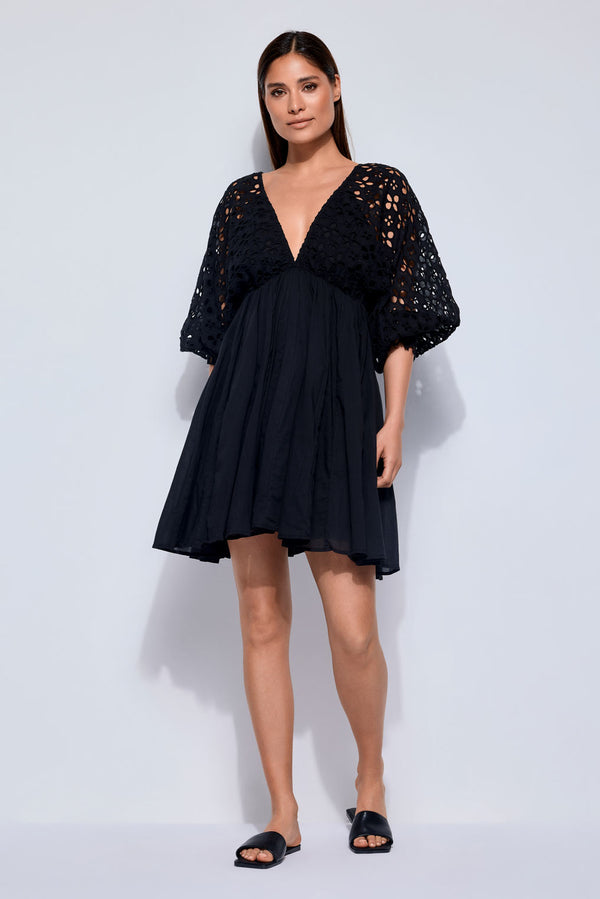 FEINES SPITZENKLEID