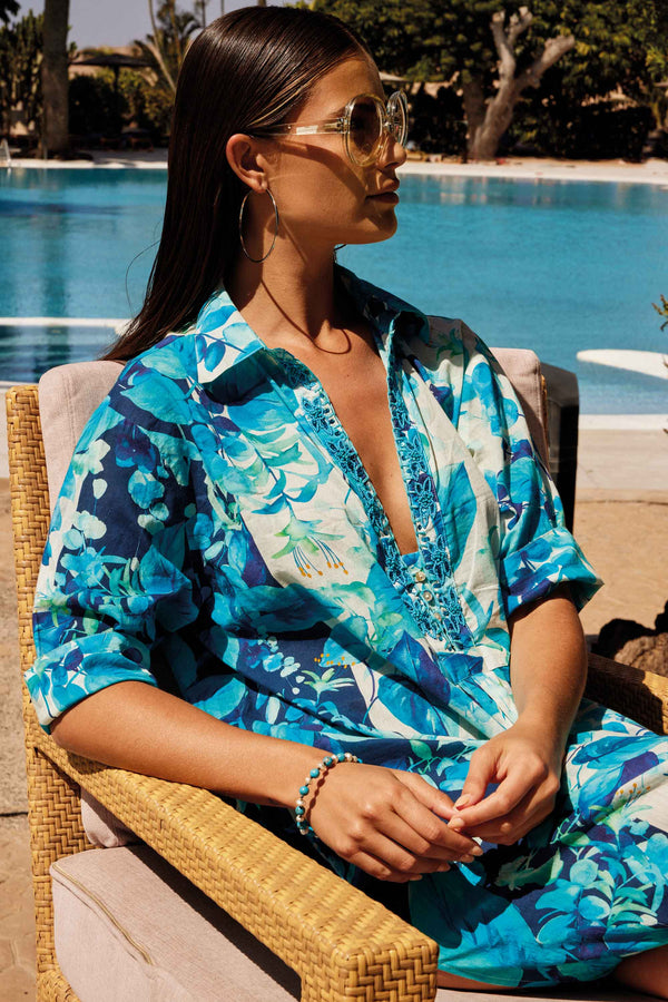 TÜRKISBLAUES BLUMENHEMDKLEID