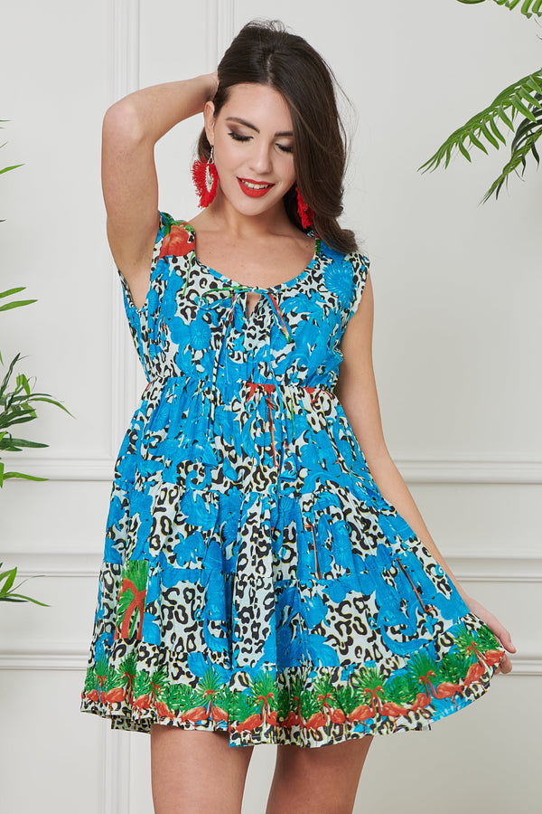 KLEID MIT VIELEN RÜSCHEN